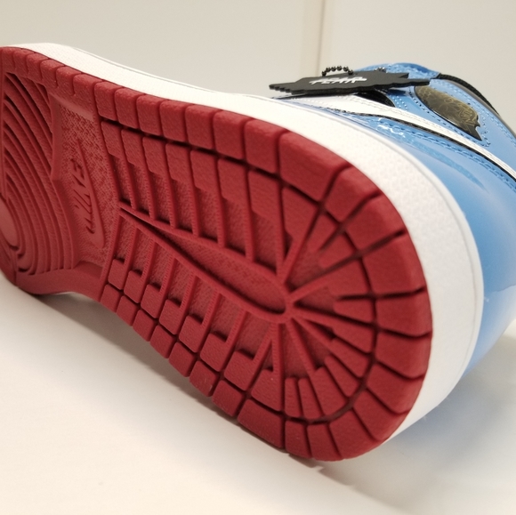 SOLD!!! Jordan retro 1 Hi og Fearless - Picture 3 of 5